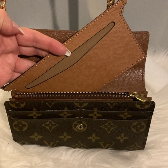 ❌SOLD❌2008 authentic Louis Vuitton Sarah wallet with free conversion kit - Picture 13 of 17
